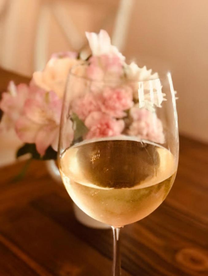 The Farmhouse Inn & Kitchen, 2 Blocks From Downtown Whitefish, Montana المظهر الخارجي الصورة