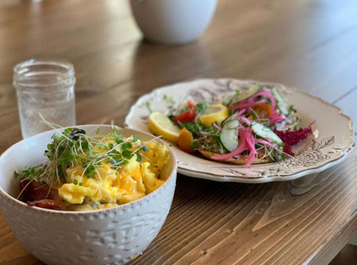 The Farmhouse Inn & Kitchen, 2 Blocks From Downtown Whitefish, Montana المظهر الخارجي الصورة